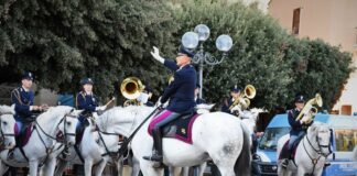 Poggiomarino, la Fanfara a cavallo della Polizia di Stato per “La città invisibile”