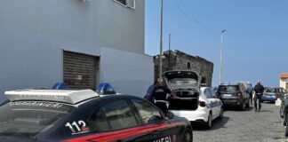Castellammare di Stabia: stretta contro i parcheggiatori abusivi e irregolarità sulle spiagge. Controlli di Carabinieri e Polizia Municipale
