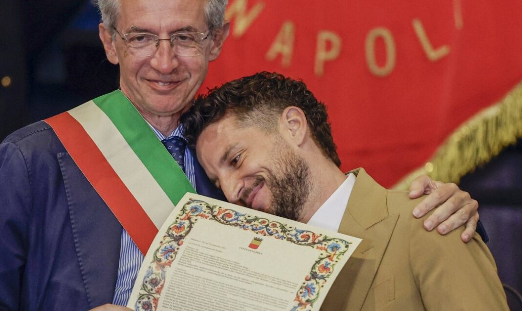 Ciro mertens cittadino onorario di Napoli (5)