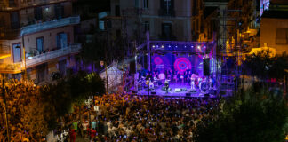 Torre del Greco, quattro altari: l’omaggio a Pino Daniele e Gabriele Esposito per la prima serata