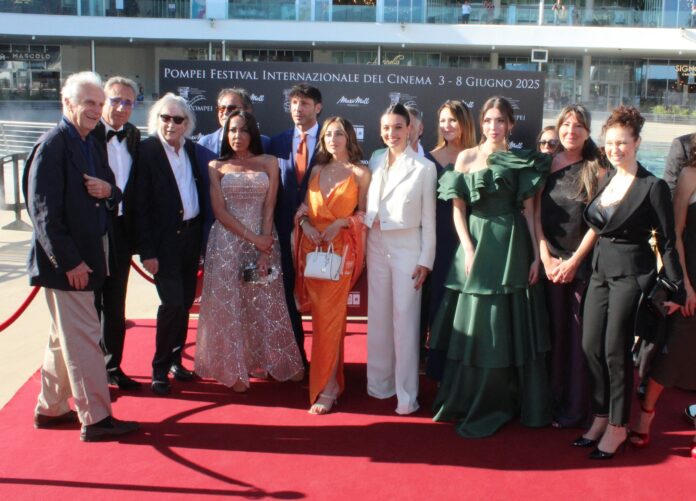 Festival Internazionale di Pompei: successo per Marco Risi nel giorno del suo compleanno, oggi Vanzina e Cecchi Paone, domani atteso Gianni Amelio Festival Internazionale di Pompei: successo per Marco Risi nel giorno del suo compleanno, oggi Vanzina e Cecchi Paone, domani atteso Gianni Amelio