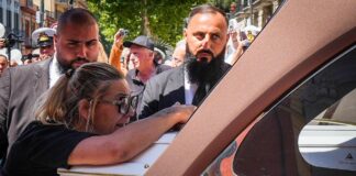 Martina Carbonaro: commozione e rabbia ai funerali della 14enne uccisa ad Afragola