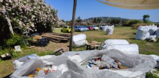 Bacoli, parcheggio abusivo e rifiuti speciali in area protetta: denunciata una 66enne