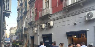Boato in via Foria: esplosione nel centro storico di Napoli, palazzo sventrato e diversi feriti
