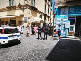 Sorrento, bambina si allontana dai genitori nel centro storico: subito ritrovata