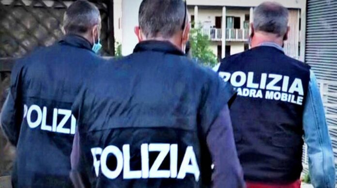 Torre Annunziata, minorenne arrestato per sparatoria con metodo mafioso
