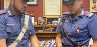 San Giorgio a Cremano ed Ercolano: pistola con colpo in canna in un condominio, due denunce e un arresto per spaccio