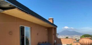 Castellammare di Stabia: demolita una casa abusiva sull’attico dell’Hotel dei Congressi