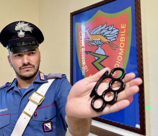 Capri e Penisola Sorrentina: controlli serrati dei Carabinieri tra movida, droga e minori armati