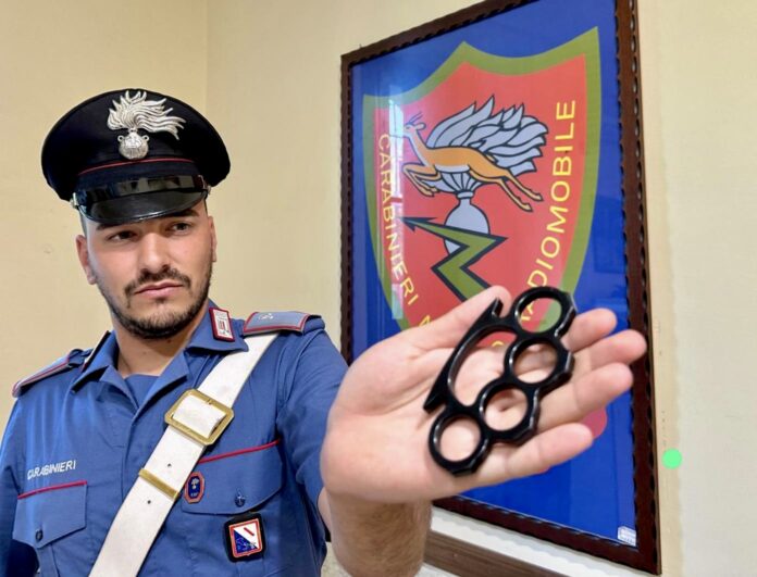 Capri e Penisola Sorrentina: controlli serrati dei Carabinieri tra movida, droga e minori armati