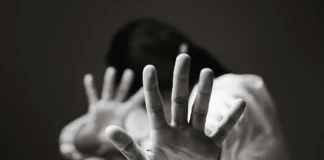 Volla: accoltella la compagna, 59enne arrestato dai Carabinieri. La vittima denuncia mesi di violenze