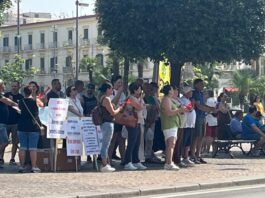 Pompei, secondo giorno di protesta dei chioschisti: “Non abbiamo più tempo da perdere”
