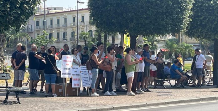 Pompei, secondo giorno di protesta dei chioschisti: “Non abbiamo più tempo da perdere”