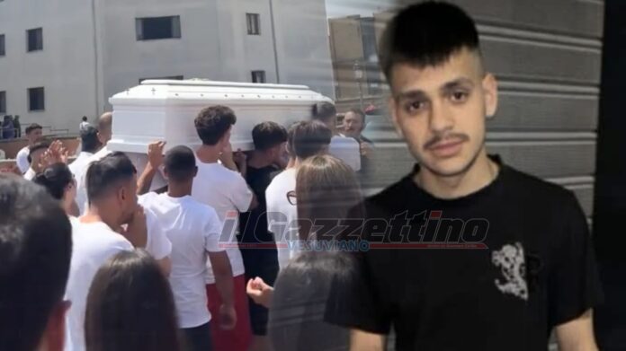Napoli, funerali privati per Nicola Mirti: ieri rabbia e proteste davanti alla Questura