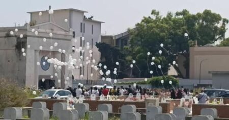 Napoli, funerali privati per Nicola Mirti: rabbia e proteste davanti alla Questura