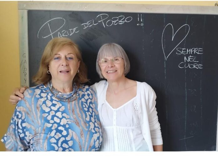 Pimonte, le storiche maestre Rachele Maresca e Concetta Gargiulo vanno in pensione e la comunità organizza una festa in loro onore
