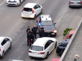 Pollena Trocchia: cittadina coraggiosa sventa un furto d’auto, arrestati tre giovani