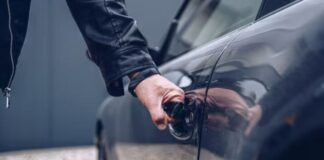Bagnoli, ruba un’auto e tenta la fuga: arrestato dalla Polizia un 59enne