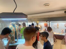 Sulle ali dell’airone: dieci ragazzi con spettro autistico diventano artigiani del corallo