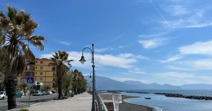 Torre del Greco: controlli congiunti sul litorale, denunce e sequestri
