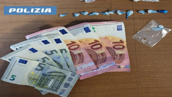 Napoli, Porta Nolana: sorpreso con la droga. Arrestato un giovane