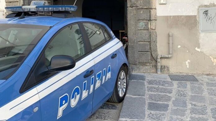 Napoli, Porta Capuana: sorpreso a cedere droga. Arrestato dalla Polizia