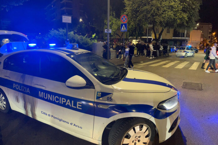 Pomigliano d’Arco, blitz anti-baby gang della Polizia: identificati e denunciati i minori coinvolti in aggressioni