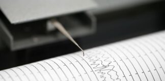 Scossa di terremoto ai Campi Flegrei: magnitudo 3.2 all’alba, dieci eventi sismici nella notte