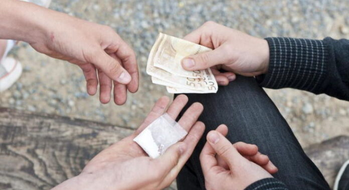 Cardito, 16enne sorpreso con droga: arrestato dalla Polizia