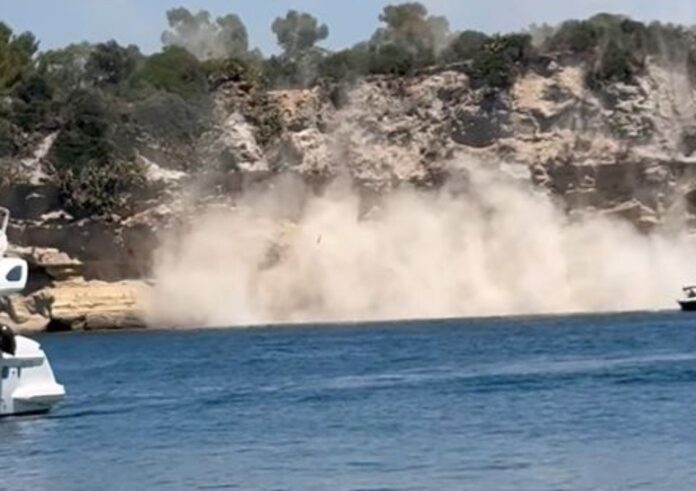 Terremoto di magnitudo 4.6 ai Campi Flegrei, crolla un costone a Bacoli