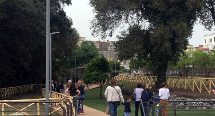 Torre Annunziata, al via il Piano Estate 2025: più sicurezza, controlli e Villa Parnaso aperta fino all’una Torre Annunziata, al via il Piano Estate 2025: più sicurezza, controlli e Villa Parnaso aperta fino all’una