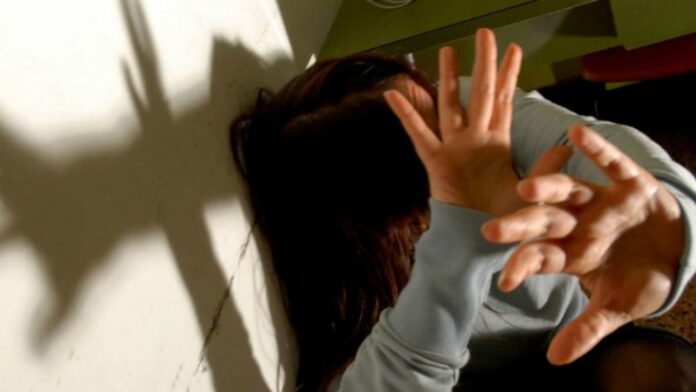 Pompei, maltrattamenti e violenze sulla compagna: uomo allontanato dalla casa familiare