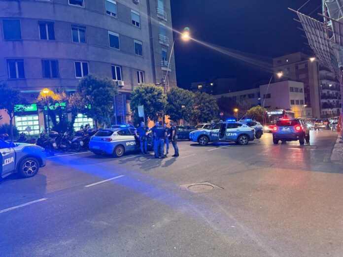 Arenella, maxi rissa in piazzetta: sei arresti