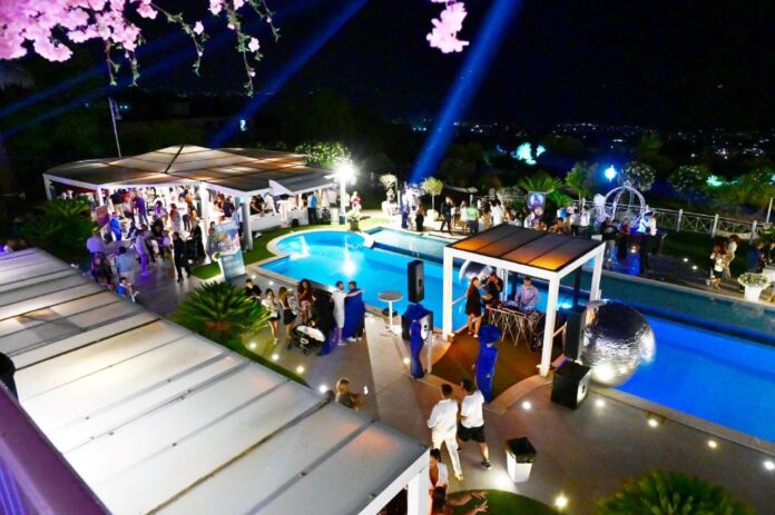 1200 cuori a Ercolano, uniti per la solidarietà, sotto l’insegna di "Cenando sotto un Cielo Diverso"