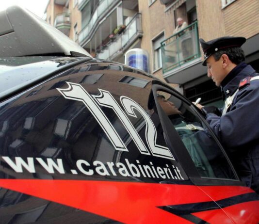 Napoli, estorsione a San Giovanni a Teduccio: due arresti e una denuncia. Cinque anni di incubo per la vittima