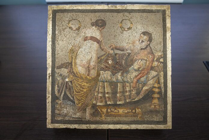 Pompei, mosaico trafugato durante la Seconda guerra mondiale restituito al Parco Archeologico