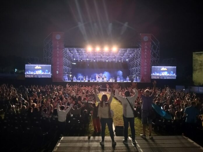 Oltre tremila persone all’inaugurazione del Coral Sound: successo travolgente per l’Arena della Musica a Torre del Greco