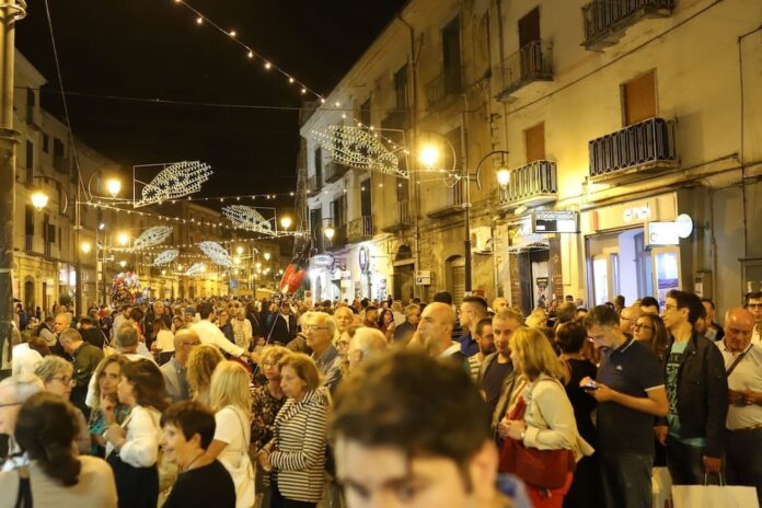 Gragnano, stretta sulla movida: ordinanze e appelli ai genitori per fermare il degrado serale Gragnano, stretta sulla movida: ordinanze e appelli ai genitori per fermare il degrado serale