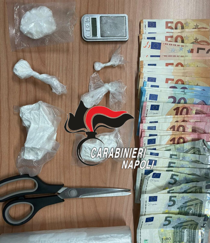 Giugliano in Campania, droga in casa: arrestato 41enne, denunciata la moglie
