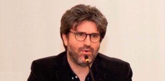 Aversa, arrestato per estorsione il giornalista Mario De Michele: aveva già finto attentati contro sé stesso