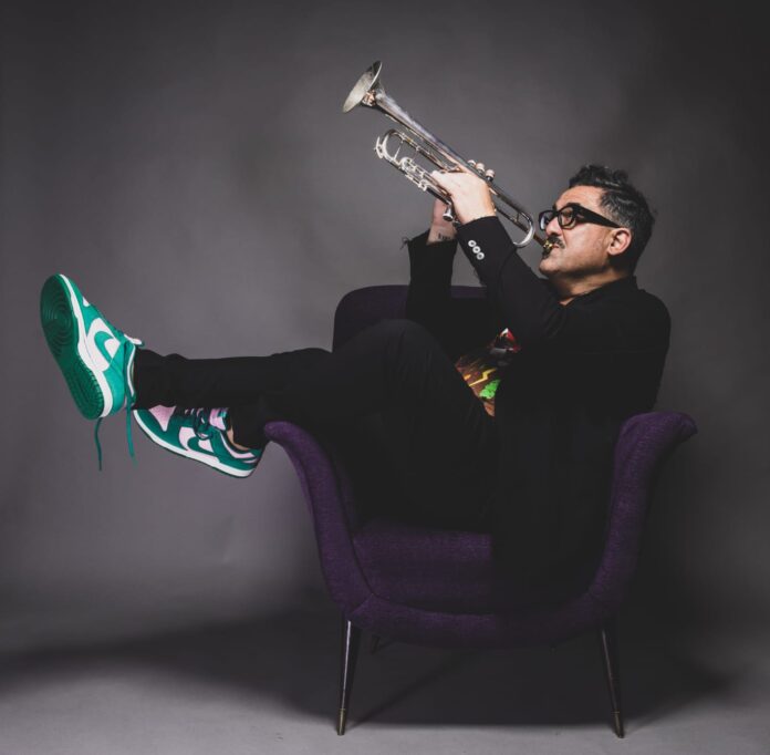 Roy Paci chiude “Amalfi in Jazz” con un concerto-evento in Piazza Duomo