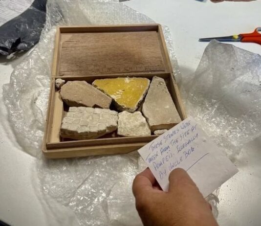 Pompei, frammenti rubati tornano dall’Inghilterra: restituiti con una lettera al Parco Archeologico