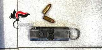 Villaricca, pistola portachiavi: arma inedita sequestrata dai Carabinieri. In manette 50enne incensurato