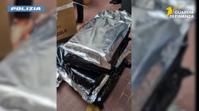 Maxi operazione antidroga tra Napoli e Marano: 12 arresti, sequestrate 5 tonnellate di stupefacenti