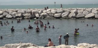 Napoli, furto in spiaggia al Lido Mappatella: arrestato 31enne