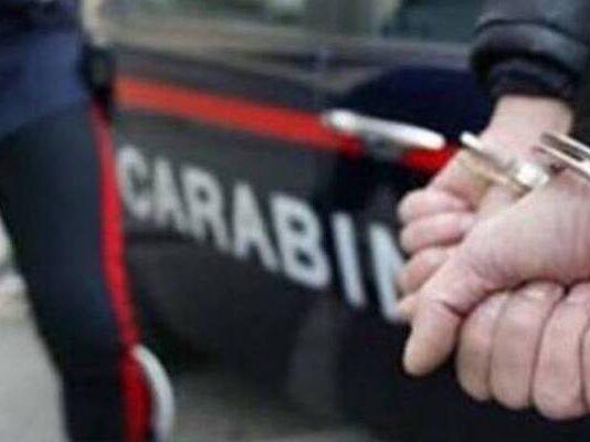 Boscoreale, arrestato pusher 24enne: in casa anche una dose di “crumble” a base di cannabis