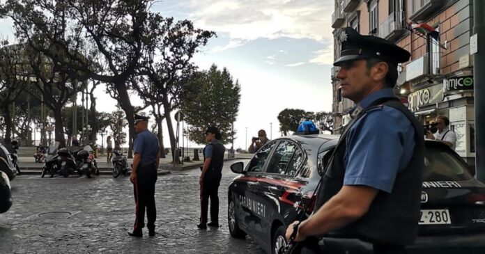 Castellammare di Stabia, maxi operazione dei Carabinieri: due arresti, sequestri e oltre mille veicoli controllati