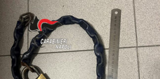 Torre del Greco, minaccia la moglie con una catena per ottenere denaro: arrestato 39enne