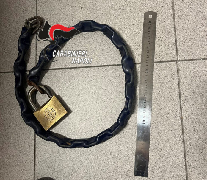Torre del Greco, minaccia la moglie con una catena per ottenere denaro: arrestato 39enne