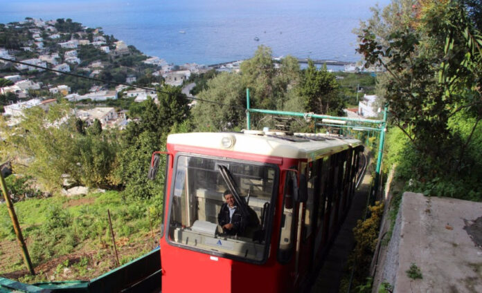 Capri, la Funicolare introduce il pagamento “Tap & Go”